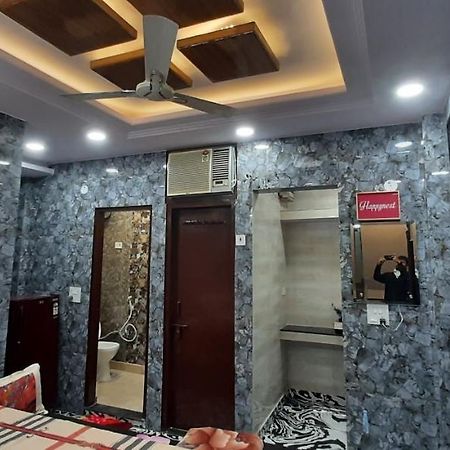 Aggarwal Luxury Room With Private Kitchen Washroom And Balcony Along With Fridge, Ac, Android Tv, Wifi In Main Lajpat Nagar Нью-Делі Екстер'єр фото