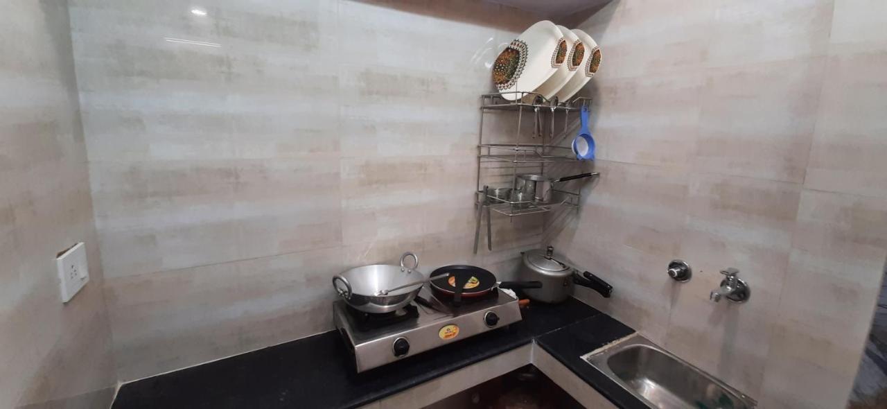 Aggarwal Luxury Room With Private Kitchen Washroom And Balcony Along With Fridge, Ac, Android Tv, Wifi In Main Lajpat Nagar Нью-Делі Екстер'єр фото