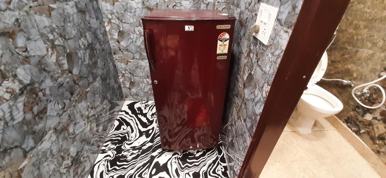 Aggarwal Luxury Room With Private Kitchen Washroom And Balcony Along With Fridge, Ac, Android Tv, Wifi In Main Lajpat Nagar Нью-Делі Екстер'єр фото